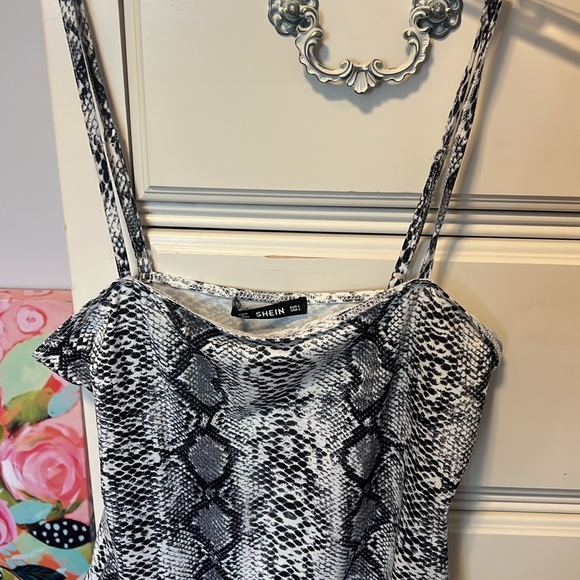 Bodysuit! - Picture 3 of 7